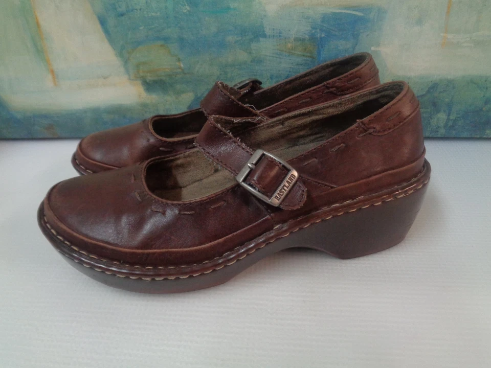 Zapato Mary Jane EASTLAND para mujer de cuero marrón punto acanalado rural 9M  Foto 4 de 4