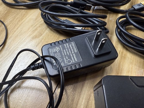 Rextron PAAG-E3112B 2-in 1-out DisplayPort 1.4 KVM - 4K/144Hz VRR USB 3.1 5Gbit - Afbeelding 2 van 6