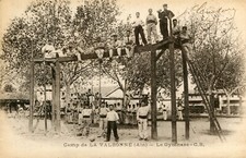 Card Camp Militaire de LA VALBONNE Le Gymnas Soldats au portico