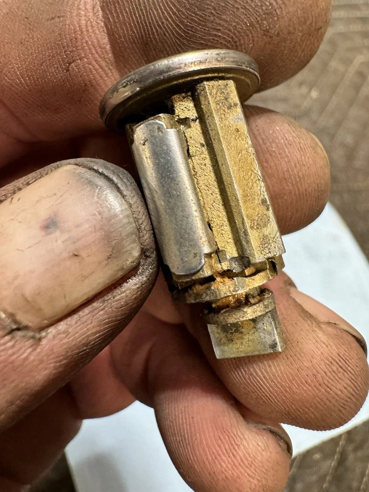 1961 1962 1963 1964 1965 1966 Lincoln Continental 2 Ignition Lock Cylinders - Image 4 of 4