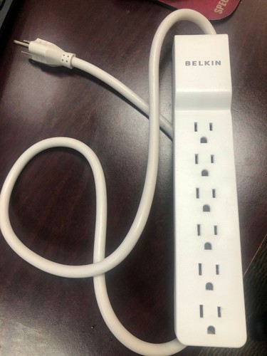 ONE GENUINE BELKIN 6-OUTLET SURGE PROTECTOR BE106000-04, 4 ft./1.2M Cord - 第 1/7 張圖片