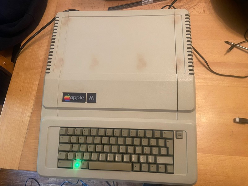 Apple IIe Personal Computer 1982 - Working / PSU Recapped Vintage Computer