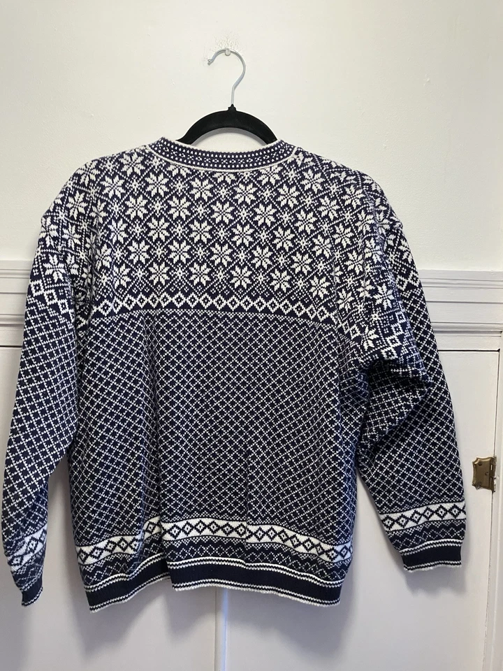 CHELSEA GARDENS Sz Med Nordic Fair Isle Blue Women’s Cardigan Metal Buttons Vtg - Image 2 of 4