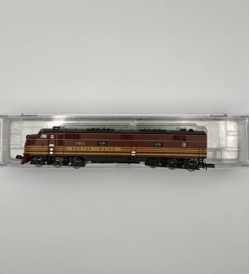 RARE NIB N LIFE LIKE 7002 E7A Locomotive Boston & Maine #3813 Burgundy-Red/ Gold - Image 3 of 4