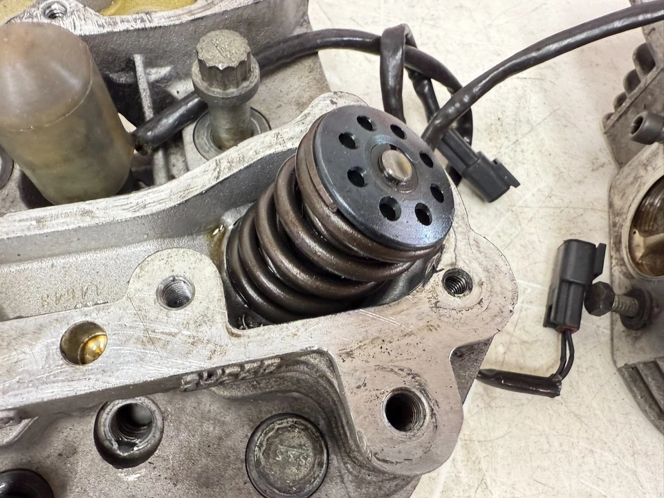 Válvulas de culata de ciclo S&S resortes y válvula de liberación de compresión y caja basculante Foto 4 de 4