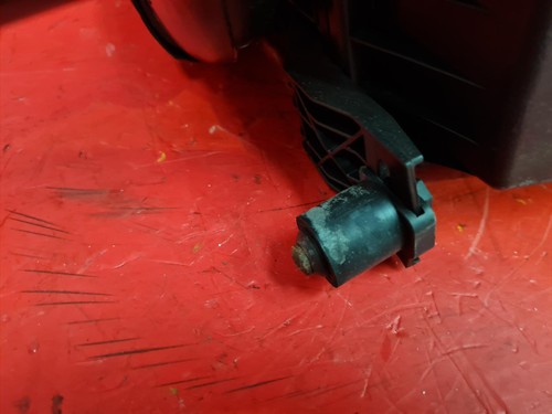 FORD FIESTA MK7 2010 AIRBOX 1.2L PETROL SNJB 1600358 - Picture 8 of 14