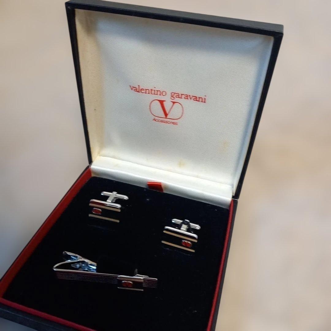 Valentino Garavani Cufflinks Tie Clip Set - Silver Red Stripe Design Used thumbnail 7