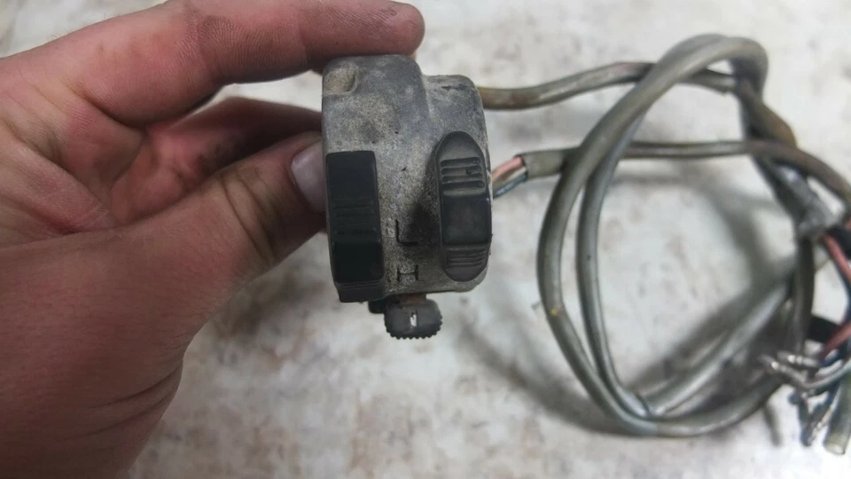 Interruptor de control izquierdo 69 Yamaha YDS6 Y DS6 250 intermitente Foto 3 de 4