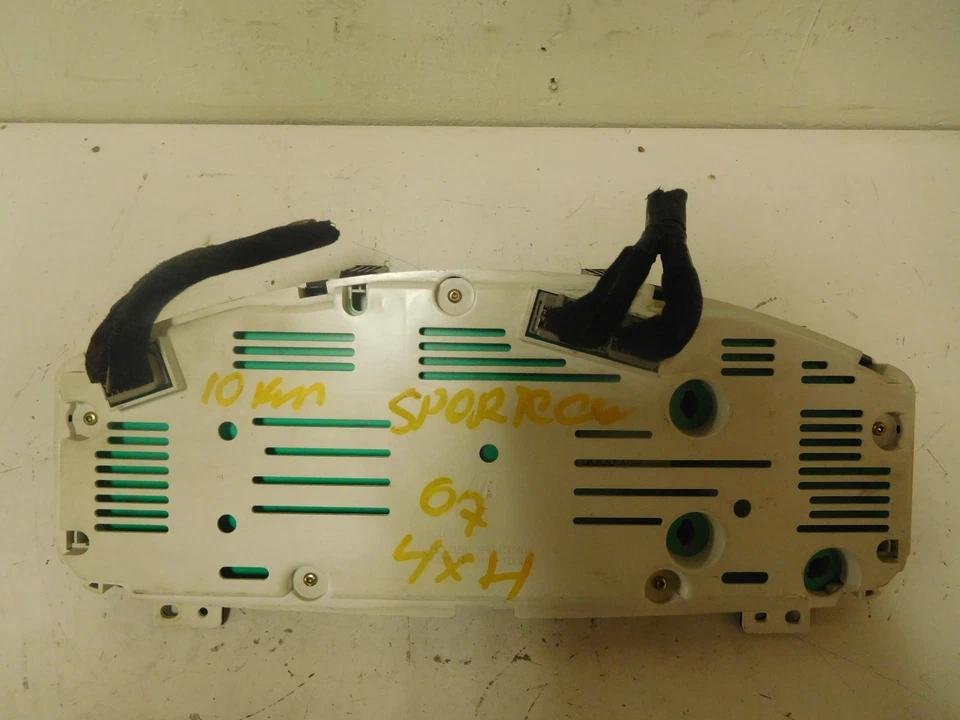 Cuadro de instrumentos velocímetro Kia Sportage 2007 4x4 94001-1F040 Foto 4 de 4