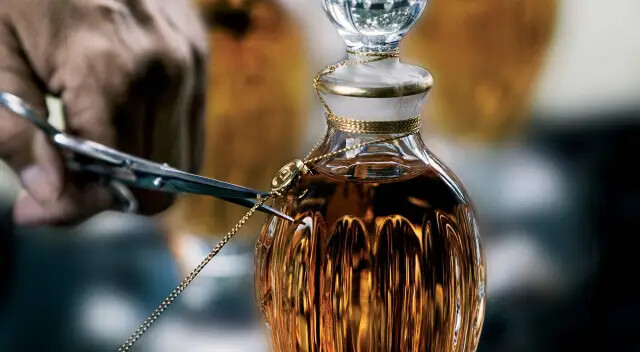 Dior Amphora Baudruchage J'adore L'or essence de parfum