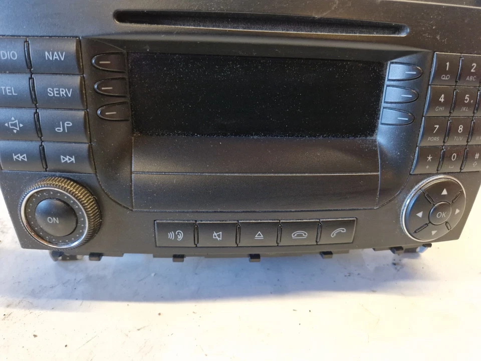 63C* Mercedes Benz Autoradio Navigation Radio CD MP3 Player  A2038703489 - Bild 3 von 4