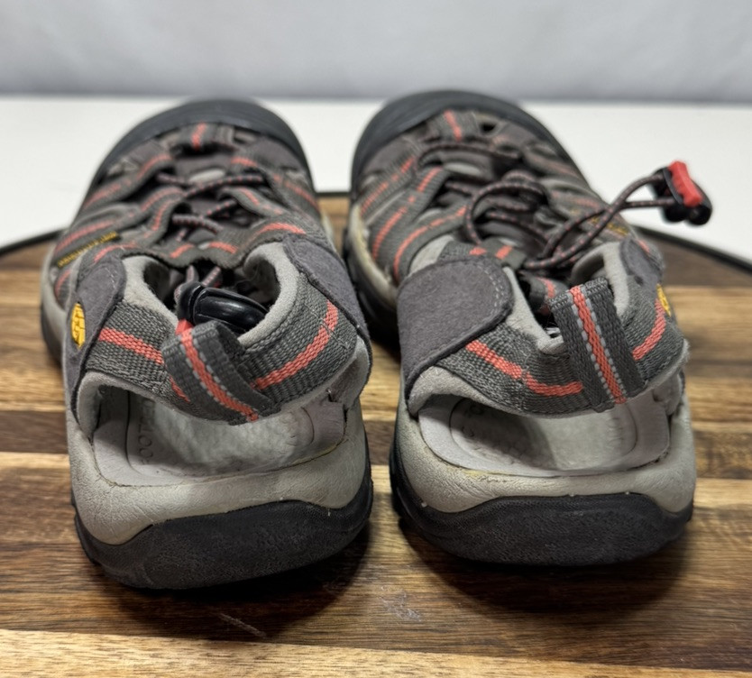 Sandali da donna Keen taglia 7 Newport H2 escursionismo in acqua grigio rosa scarpe sportive outdoor