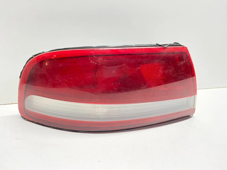 1992-1995 MAZDA 929 REAR LEFT DRIVER SIDE OUTER TAIL LIGHT OEM, 166-58677 - Image 2 of 4
