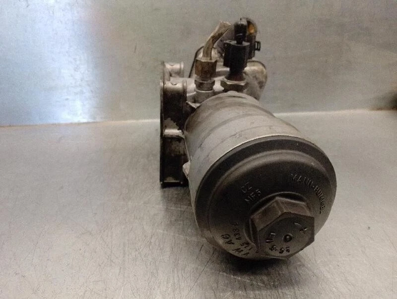 045115389K support filtre huile pour SEAT ALTEA XL (5P5) 1.9 TDI 2006 4703258 - Photo 2/4