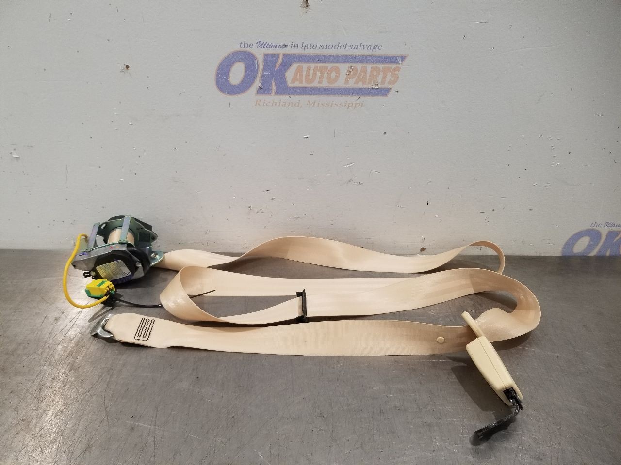 16 BENTLEY CONTINENTAL GTC SEAT BELT RETRACTOR REAR RIGHT PASSENGER TAN