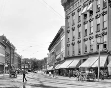 1904 RUTLAND Vermont STREET SCENE  Photo (182-S)