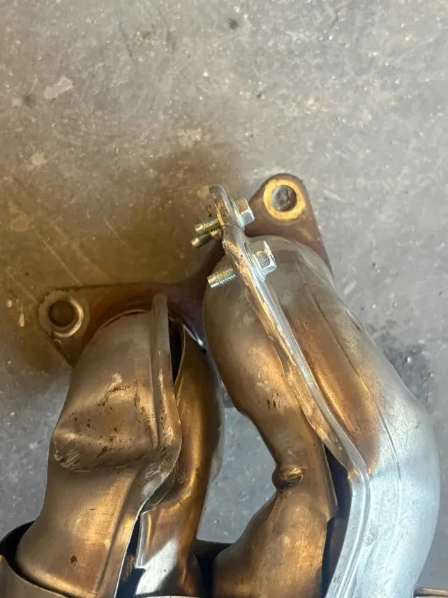 Conjunto de tubo de escape delantero Subaru BRZ 2022-2024 2,4 L OEM cabezal a tubo medio 16 k Foto 3 de 4