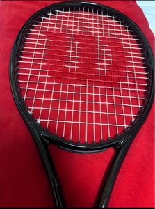 Wilson Ultra V4 100 Tennisschläger – Inklusive Saite, 4-1/2 Griff, Für Powervolles Spiel