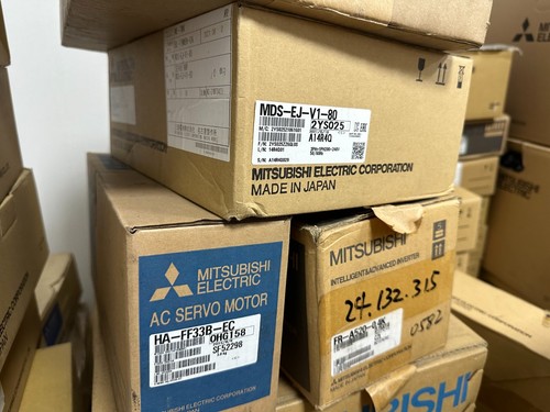 HC-KR23BJ New Mitsubishi Servo Motor Shipping UPS / Fedex - Picture 4 of 9