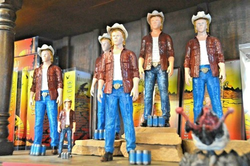 Screen used GRABOID Bobble Head from TREMORS/KEVIN BACON 2018 TV PILOT. - Picture 6 of 10