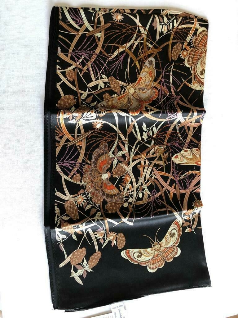 THE METROPOLITAN MUSEUM OF ART JAPANESE BUTTERFLY SCARF