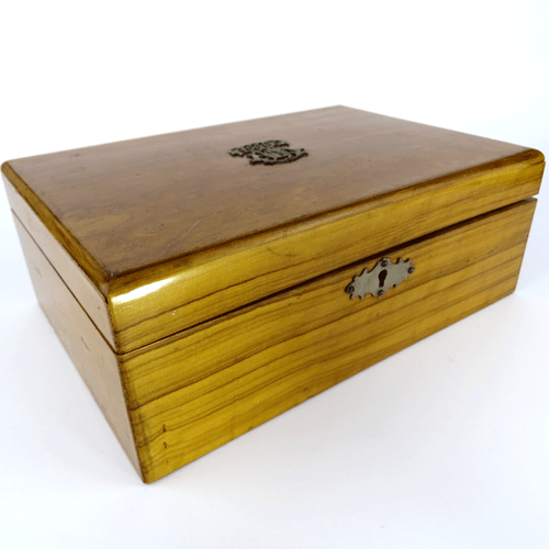 Antike Holz-Schatulle, Nussbaum Kasten mit Monogramm,  🍀 Walnut Box ca. 1900 - Bild 2 von 9