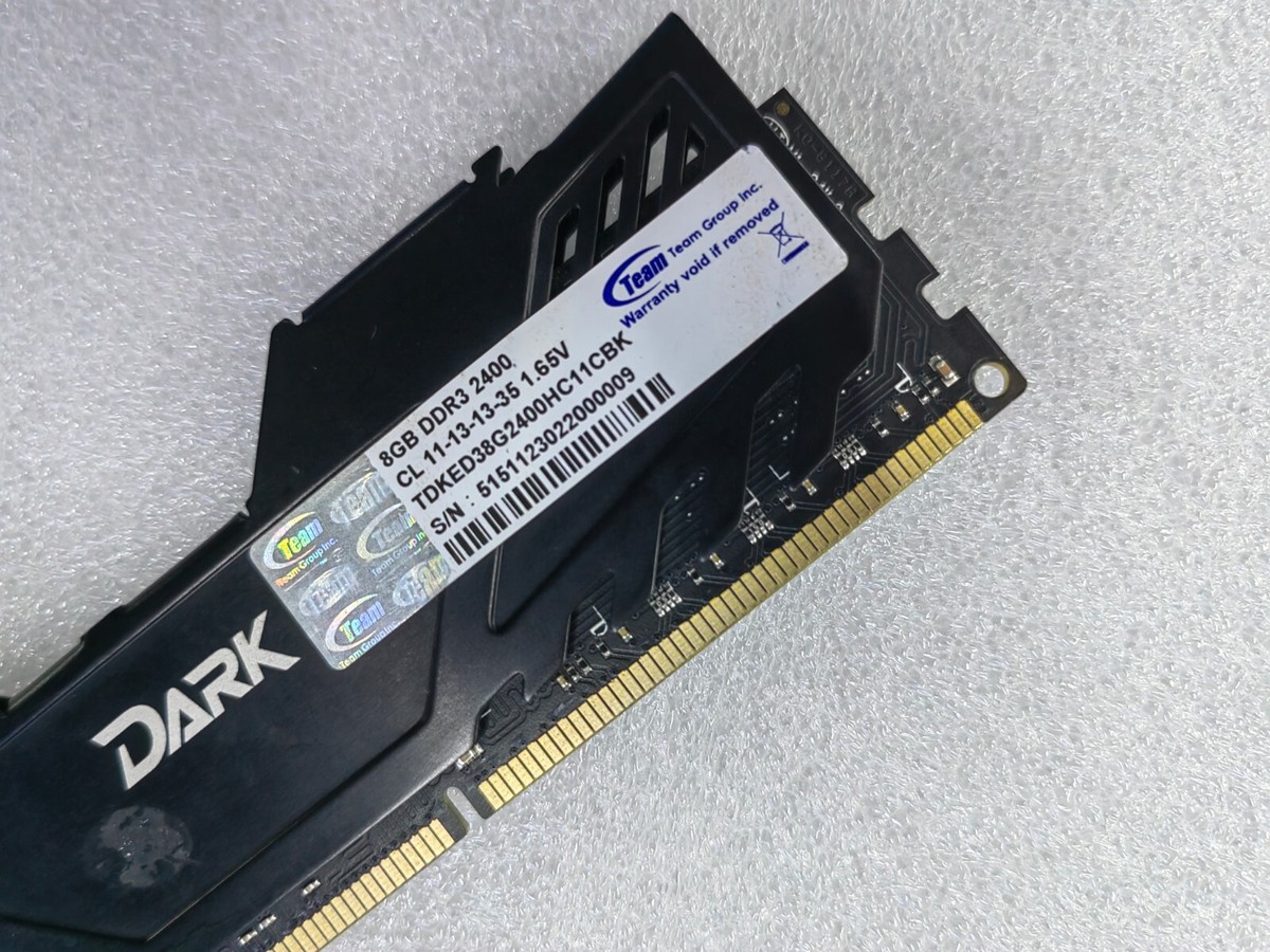 Team 8GB DDR3 2400 Desktop DIMM RAM TDKED38G2400HC11CBK DARK