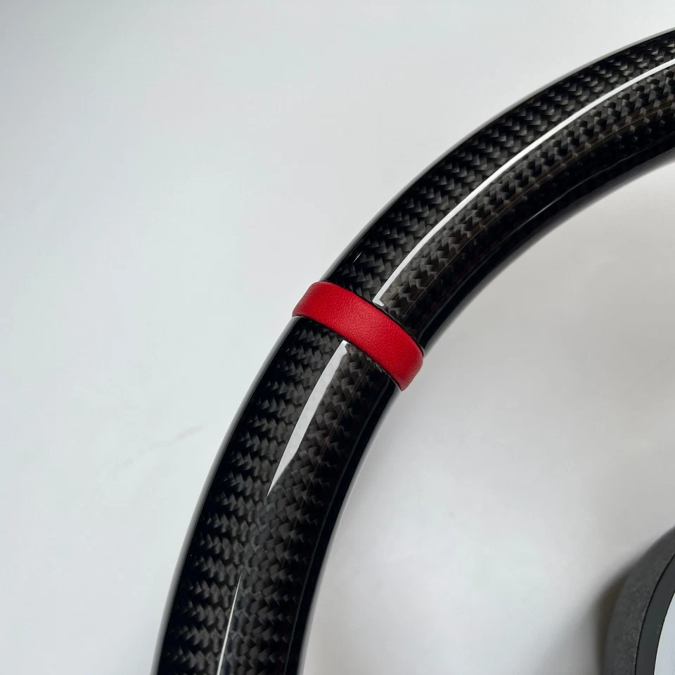 Volante de fibra de carbono AMG para Mercedes-Benz E43 E63 GLA45 W205 W177 GT A35 Foto 3 de 4