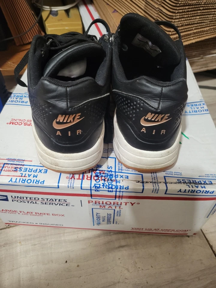 Tênis de golfe Nike feminino Air Max 1 G preto tamanho 9 usado - Imagem 3 de 4