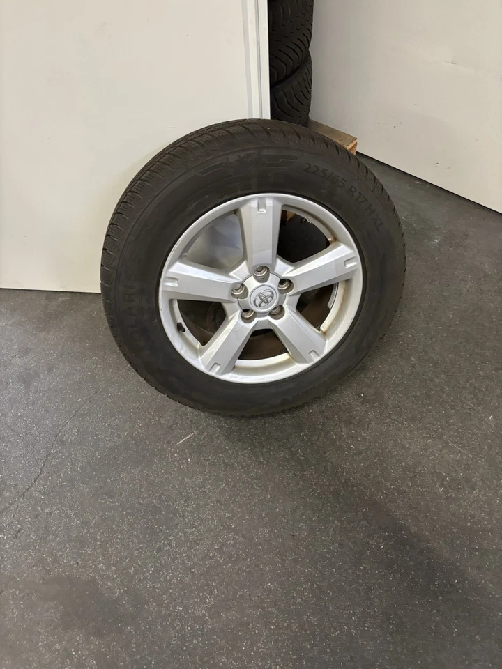 Gute Winterreifen 235/65 17 Zoll  - Bild 2 von 3