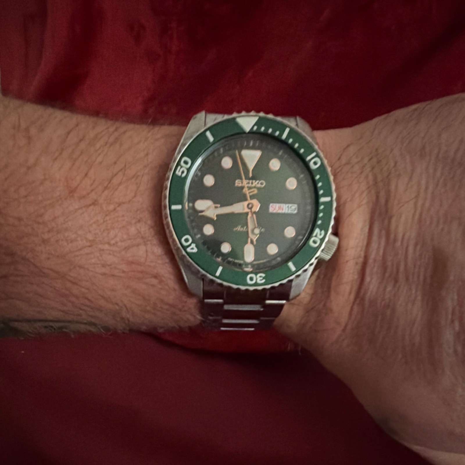 Seiko 5 Men’s Automatic Diver Watch Green Dial/Bezel Day-Date Steel 100m