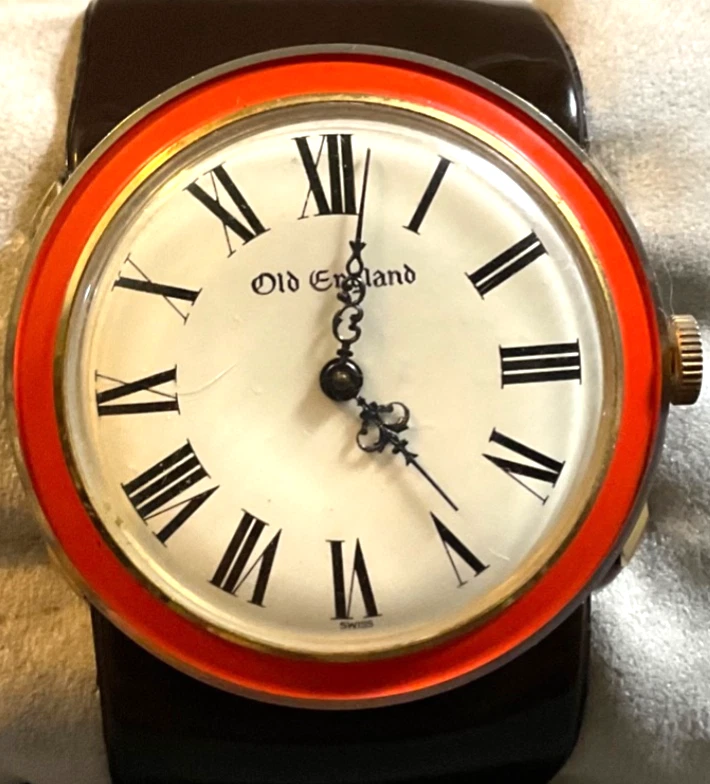 OLD ENGLAND MECHANICAL SWISS MADE WATCH ORIGINAL STRAP KEEPING ACCURATE TIME