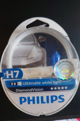 Pack of 1 H7 Halogen Headlight Bulbs Philips Diamond Vision 5000K Ultimate White