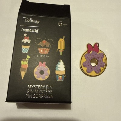 Funko Pop MYSTERY PIN DISNEY Loungefly Blind Box Badge - Daisy Duck