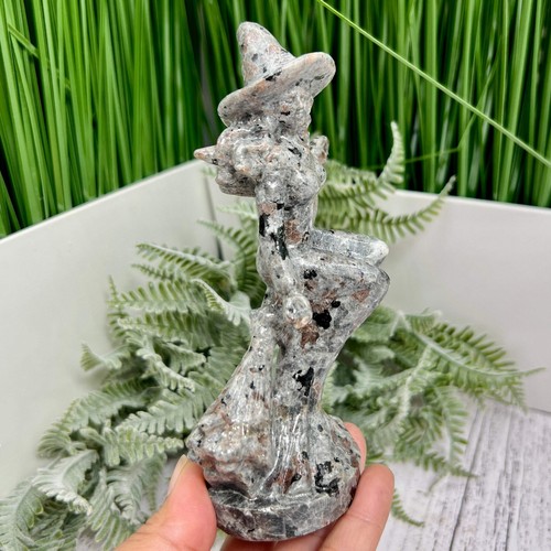 Yooperlite Witch on Broom UV Reactive Healing Crystal Carving 280g 150mm - Picture 6 of 11