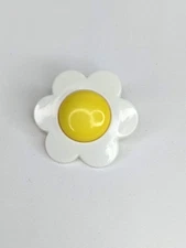 Sher Plastics Novelty Vintage Yellow and White Daisy Sunflower Button With Shank