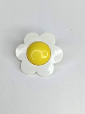 Sher Plastics Novelty Vintage Yellow and White Daisy Sunflower Button With Shank