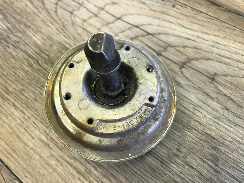 1970 FORD MUSTANG MACH 1 Б/У OEM КАПОТ ХРОМ ЗАВОДСКОЙ ПОВОРОТНЫЙ ЗАМОК - Изображение 4 из 4