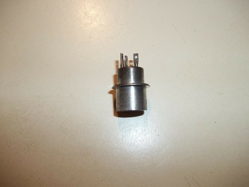 Vintage Through Hole Germanium Power Transistors - Picture 10 of 11