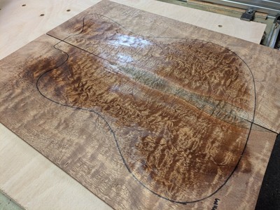 Gestepptes Sapele Drop Top AAA 753