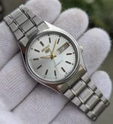 Vintage Seiko 5 automatic Watch 21 Jewels White dial 7009 Day Date Japan
