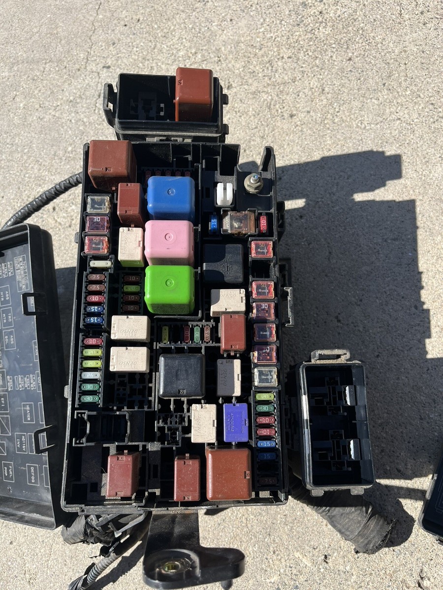 2003-2009 OE Lexus GX470 03 04 05 06 07 08 09 Engine Fuse