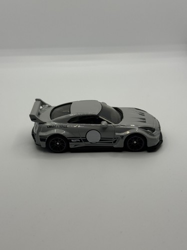 Hot Wheels 2024 LBWK Skyline r35 GTR UNSPUN Grey Colour - Picture 4 of 5