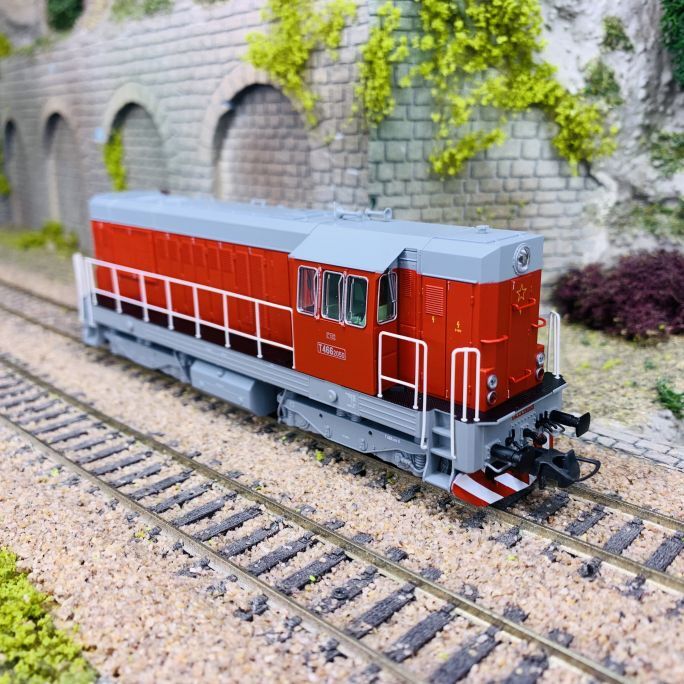 Locomotive ROCO 7300003 T 466 CSD modèle réduit haut de gamme époque IV HO