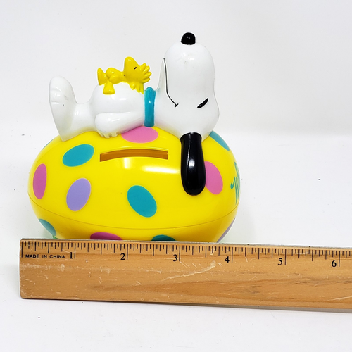 Vintage Whitmans Candies Snoopy And Woodstock Easter Egg Coin Bank Plastic Empty - Picture 10 of 11