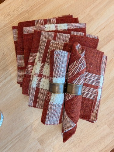 SET (7) VINTAGE RETRO, FABRIC NAPKINS RUST/CREAM STRIPE W TWO RINGS,  NEVER USED