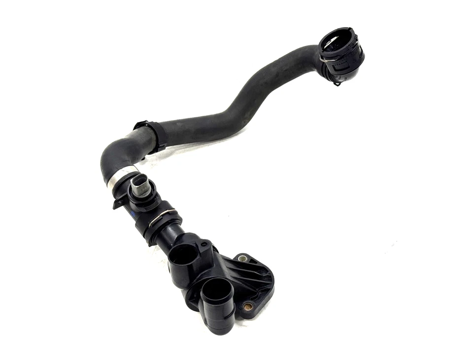 AUDI TT 2009-2015 2,0 L TURBO RADIADOR REFRIGERANTE ACOPLAMIENTO MANGUERA INFERIOR OEM Foto 2 de 4