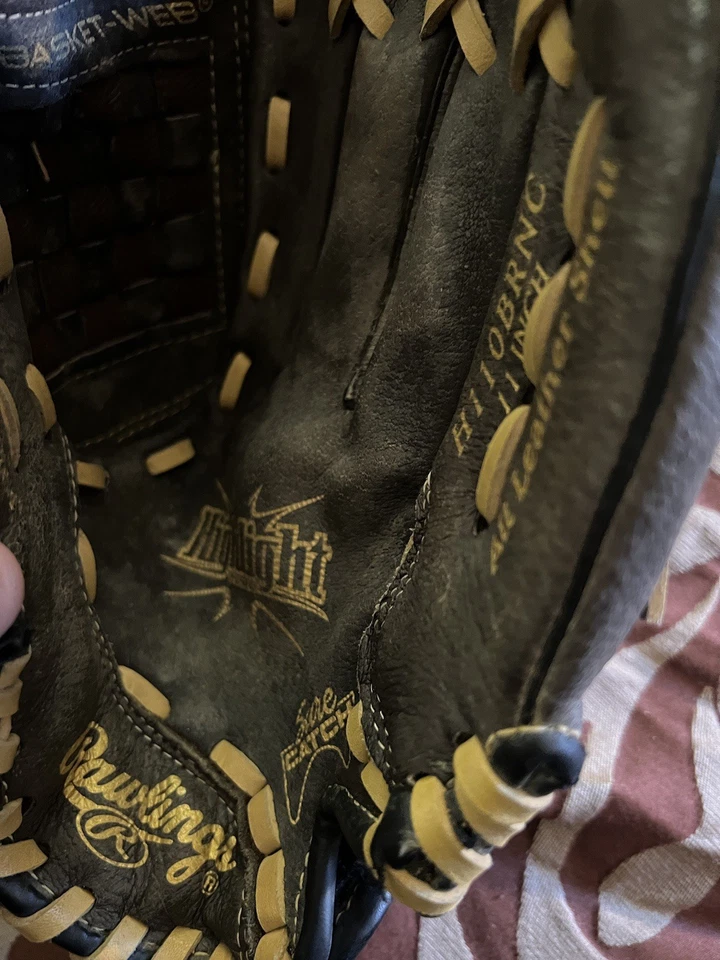 Rawlings H110BRNC RHT Brown 11" Youth Baseball Glove Right Hand Throw - Image 4 of 4