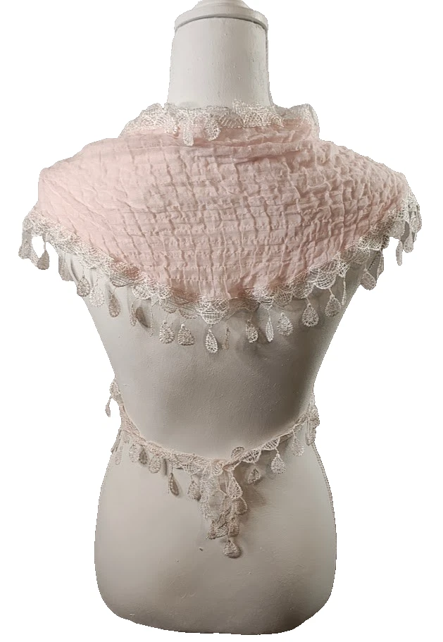 Bufanda clásica de cizalla de encaje rosa triángulo velo capilla suave para mujer Foto 2 de 4