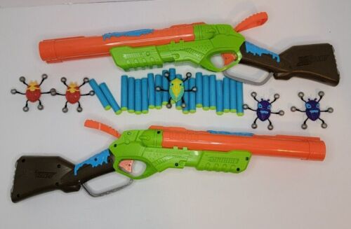 X-Shot Bug Attack Eliminator Blaster - Bug Attack - 2 Guns, 20 Darts, 5 Bugs - Picture 1 of 4
